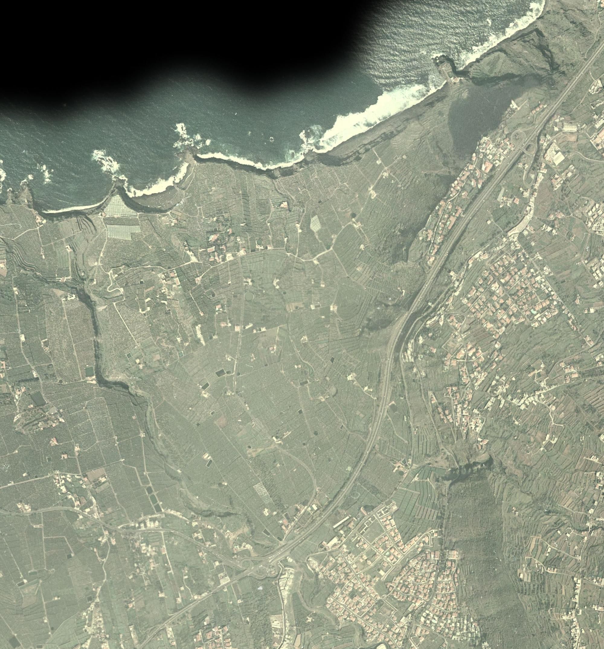 Foto aérea de El Rincón en 1992, el año de la Ley que lo protege